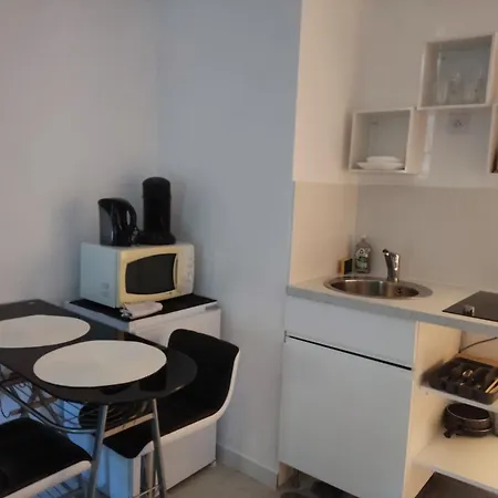 Provencal-style Apartment *